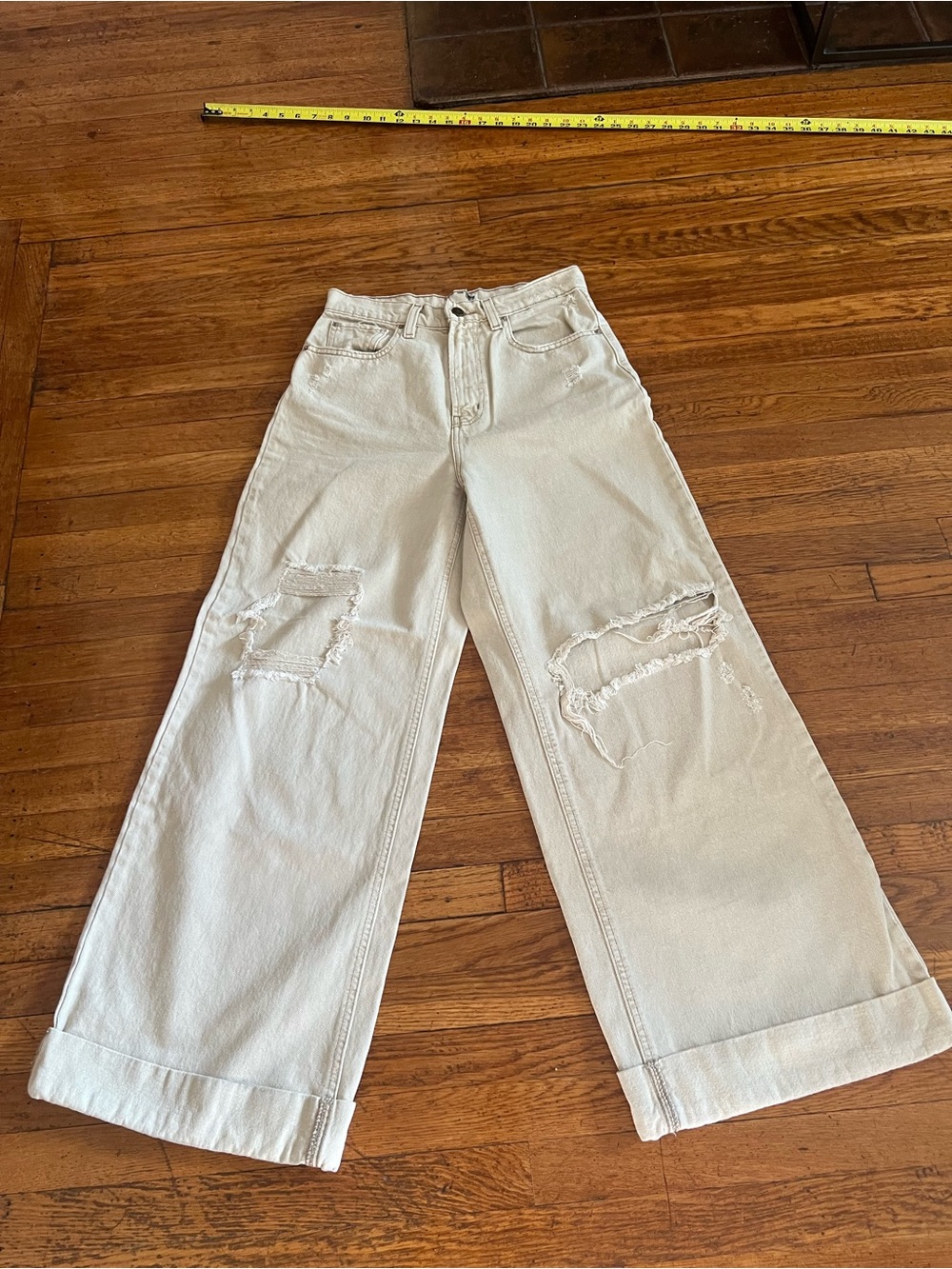BDG Cream Wide-Leg Distressed Jeans